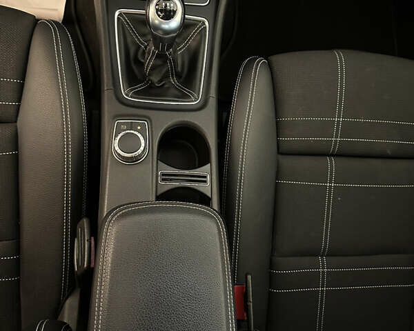 Белый Мерседес А класс, объемом двигателя 1.6 л и пробегом 145 тыс. км за 13500 $, фото 9 на Automoto.ua