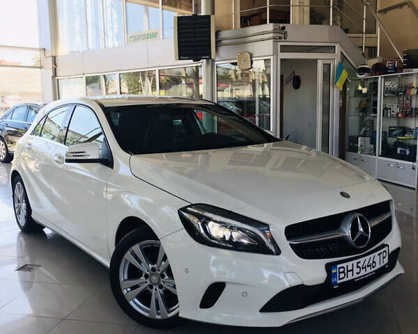 Мерседес А класс 2016 в Одессе на Automoto.ua Белый Мерседес А класс, объемом двигателя 1.6 л и пробегом 146 тыс. км за 14950 $, фото 2 на Automoto.ua