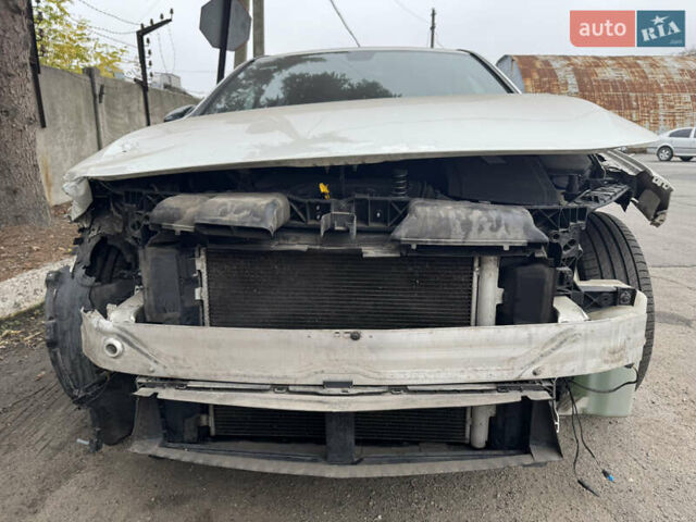 Белый Мерседес А класс, объемом двигателя 1.99 л и пробегом 70 тыс. км за 16666 $, фото 10 на Automoto.ua