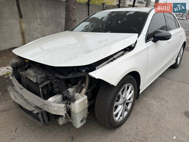 Белый Мерседес А класс, объемом двигателя 1.99 л и пробегом 70 тыс. км за 16666 $, фото 2 на Automoto.ua