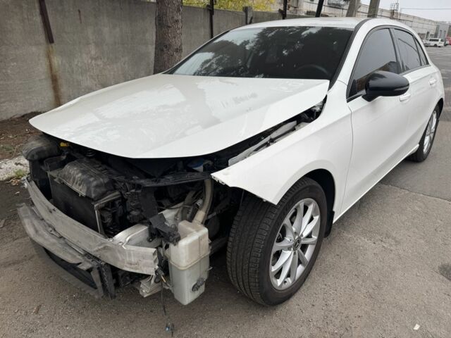 Білий Мерседес А клас, об'ємом двигуна 2 л та пробігом 70 тис. км за 381 $, фото 4 на Automoto.ua