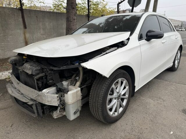 Білий Мерседес А клас, об'ємом двигуна 2 л та пробігом 70 тис. км за 381 $, фото 5 на Automoto.ua