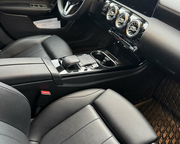 Белый Мерседес А класс, объемом двигателя 1.99 л и пробегом 70 тыс. км за 16666 $, фото 16 на Automoto.ua