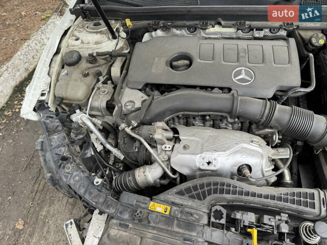 Белый Мерседес А класс, объемом двигателя 1.99 л и пробегом 70 тыс. км за 16666 $, фото 14 на Automoto.ua