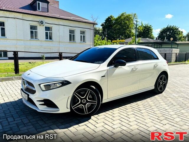 Белый Мерседес А класс, объемом двигателя 1.4 л и пробегом 45 тыс. км за 34500 $, фото 2 на Automoto.ua