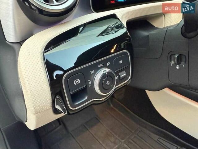 Белый Мерседес А класс, объемом двигателя 1.99 л и пробегом 42 тыс. км за 26990 $, фото 15 на Automoto.ua