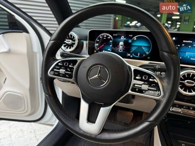 Белый Мерседес А класс, объемом двигателя 1.99 л и пробегом 42 тыс. км за 26990 $, фото 19 на Automoto.ua