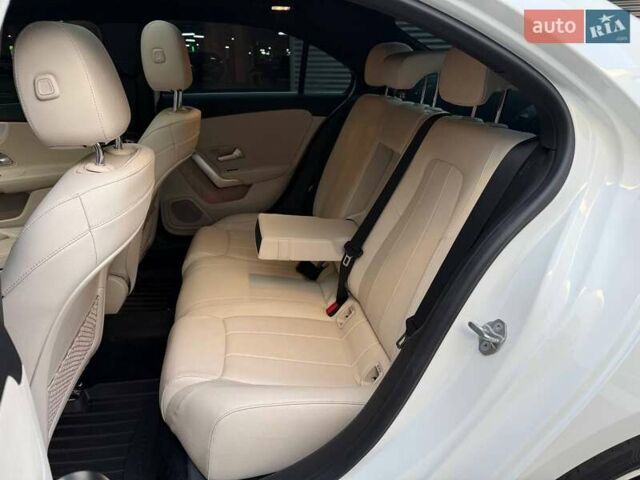 Белый Мерседес А класс, объемом двигателя 1.99 л и пробегом 42 тыс. км за 26990 $, фото 7 на Automoto.ua