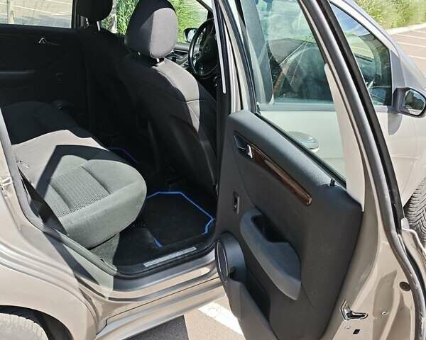 Бежевый Мерседес А класс, объемом двигателя 2.04 л и пробегом 230 тыс. км за 5600 $, фото 11 на Automoto.ua