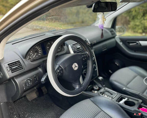 Бежевый Мерседес А класс, объемом двигателя 2 л и пробегом 300 тыс. км за 5800 $, фото 7 на Automoto.ua