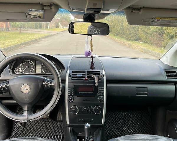 Бежевый Мерседес А класс, объемом двигателя 2 л и пробегом 300 тыс. км за 5800 $, фото 4 на Automoto.ua