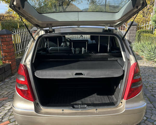 Мерседес А класс 2005 в Мукачеве на Automoto.ua Бежевый Мерседес А класс, объемом двигателя 1.99 л и пробегом 252 тыс. км за 4850 $, фото 4 на Automoto.ua