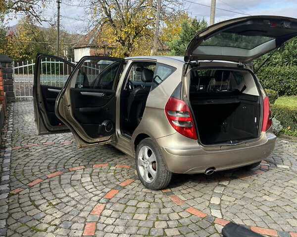 Мерседес А класс 2005 в Мукачеве на Automoto.ua Бежевый Мерседес А класс, объемом двигателя 1.99 л и пробегом 252 тыс. км за 4850 $, фото 18 на Automoto.ua