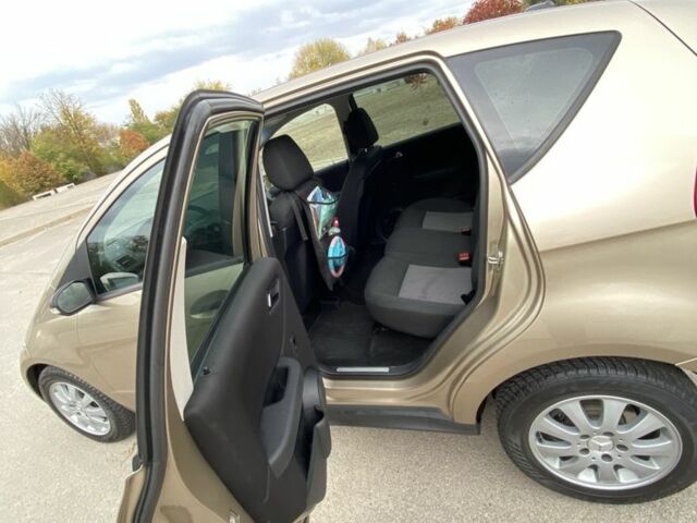 Мерседес А клас 2005 у Дніпро (Дніпропетровську) на Automoto.ua Бежевий Мерседес А клас, об'ємом двигуна 1.7 л та пробігом 119 тис. км за 6000 $, фото 9 на Automoto.ua