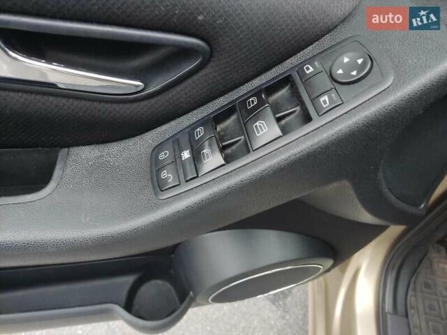 Бежевый Мерседес А класс, объемом двигателя 2 л и пробегом 184 тыс. км за 6000 $, фото 31 на Automoto.ua