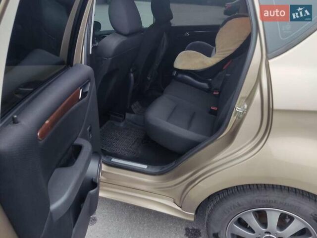 Бежевый Мерседес А класс, объемом двигателя 2 л и пробегом 184 тыс. км за 6000 $, фото 29 на Automoto.ua