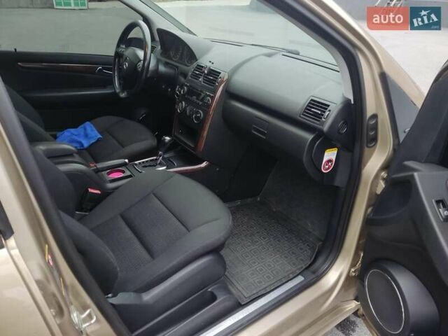 Бежевый Мерседес А класс, объемом двигателя 2 л и пробегом 184 тыс. км за 6000 $, фото 37 на Automoto.ua