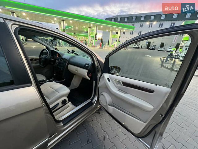 Мерседес А класс 2006 в Киеве на Automoto.ua Бежевый Мерседес А класс, объемом двигателя 1.5 л и пробегом 303 тыс. км за 4100 $, фото 13 на Automoto.ua