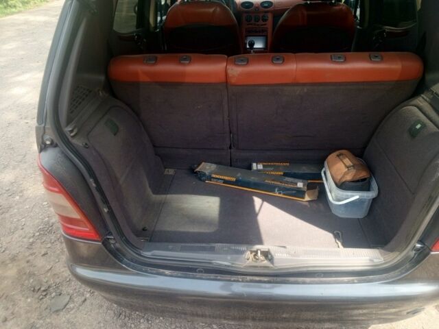 Мерседес А класс 1997 в Сахновщине на Automoto.ua Черный Мерседес А класс, объемом двигателя 1.6 л и пробегом 200 тыс. км за 2000 $, фото 8 на Automoto.ua