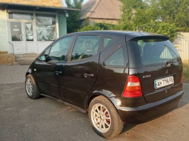 Черный Мерседес А класс, объемом двигателя 1.6 л и пробегом 306 тыс. км за 1900 $, фото 1 на Automoto.ua