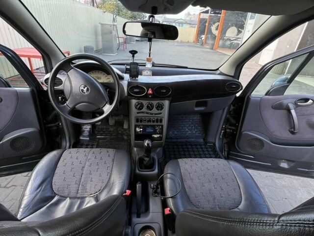 Черный Мерседес А класс, объемом двигателя 1.6 л и пробегом 235 тыс. км за 2500 $, фото 7 на Automoto.ua