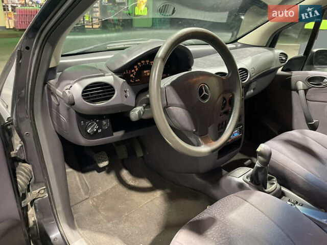 Черный Мерседес А класс, объемом двигателя 1.6 л и пробегом 270 тыс. км за 2450 $, фото 30 на Automoto.ua