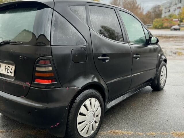 Мерседес А класс 1998 в Чугуеве на Automoto.ua Черный Мерседес А класс, объемом двигателя 1.7 л и пробегом 340 тыс. км за 950 $, фото 12 на Automoto.ua