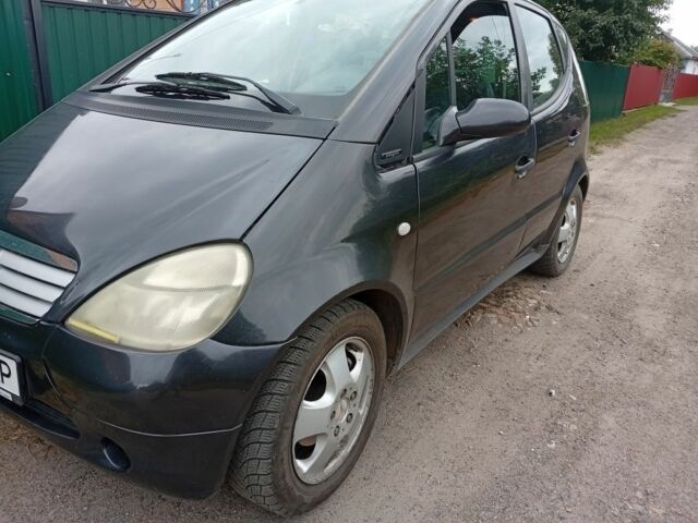 Черный Мерседес А класс, объемом двигателя 0 л и пробегом 200 тыс. км за 2500 $, фото 1 на Automoto.ua