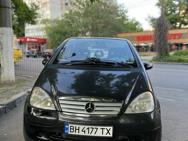 Черный Мерседес А класс, объемом двигателя 1.6 л и пробегом 235 тыс. км за 2500 $, фото 1 на Automoto.ua