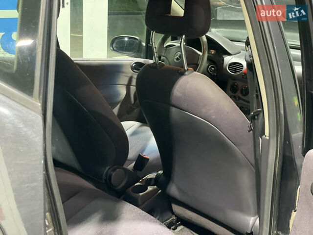 Черный Мерседес А класс, объемом двигателя 1.6 л и пробегом 270 тыс. км за 2450 $, фото 23 на Automoto.ua