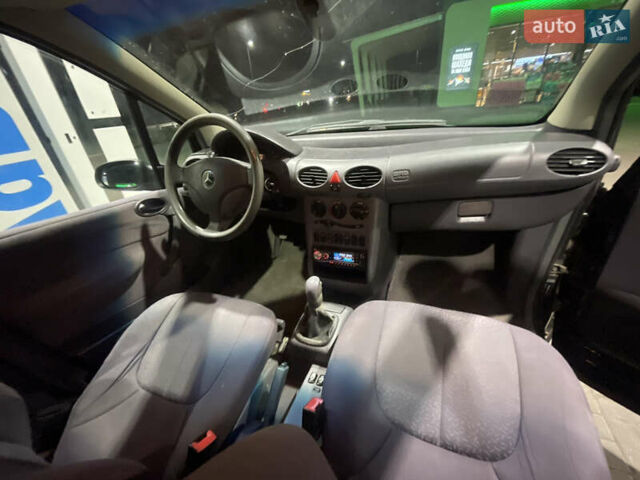 Черный Мерседес А класс, объемом двигателя 1.6 л и пробегом 270 тыс. км за 2450 $, фото 25 на Automoto.ua