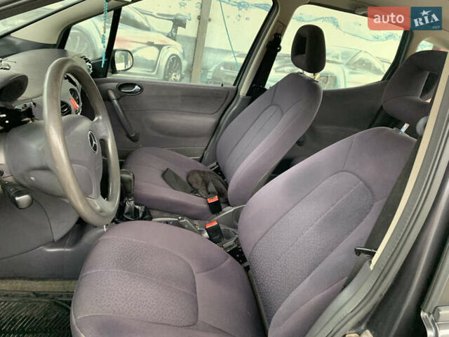 Чорний Мерседес А клас, об'ємом двигуна 1.7 л та пробігом 248 тис. км за 2800 $, фото 7 на Automoto.ua