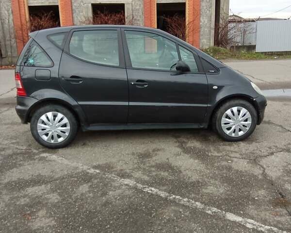 Черный Мерседес А класс, объемом двигателя 1.7 л и пробегом 246 тыс. км за 2150 $, фото 4 на Automoto.ua