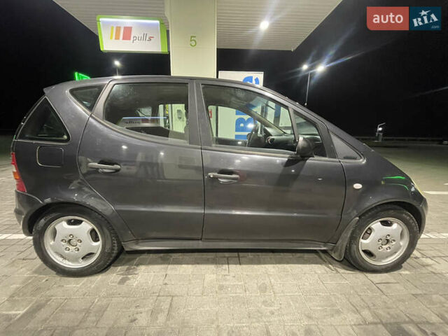 Черный Мерседес А класс, объемом двигателя 1.6 л и пробегом 270 тыс. км за 2450 $, фото 7 на Automoto.ua