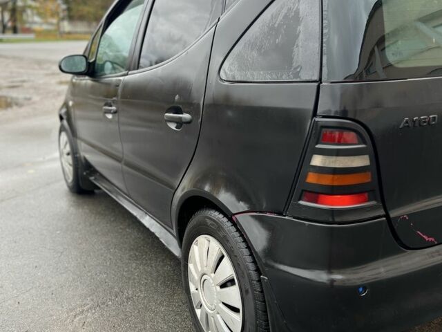 Мерседес А класс 1998 в Чугуеве на Automoto.ua Черный Мерседес А класс, объемом двигателя 1.7 л и пробегом 340 тыс. км за 950 $, фото 11 на Automoto.ua