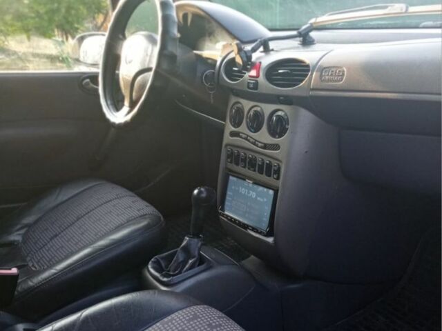 Черный Мерседес А класс, объемом двигателя 1.6 л и пробегом 306 тыс. км за 1900 $, фото 5 на Automoto.ua