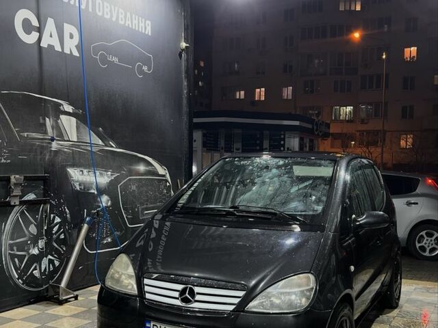 Черный Мерседес А класс, объемом двигателя 1.6 л и пробегом 235 тыс. км за 2500 $, фото 4 на Automoto.ua