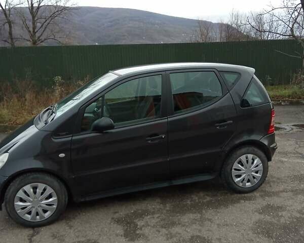 Черный Мерседес А класс, объемом двигателя 1.7 л и пробегом 246 тыс. км за 2150 $, фото 5 на Automoto.ua