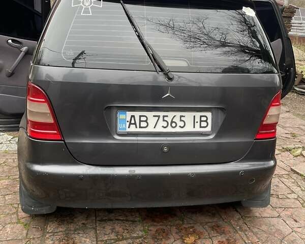 Черный Мерседес А класс, объемом двигателя 1.69 л и пробегом 350 тыс. км за 3500 $, фото 1 на Automoto.ua