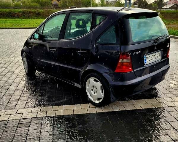 Черный Мерседес А класс, объемом двигателя 1.7 л и пробегом 290 тыс. км за 2099 $, фото 4 на Automoto.ua