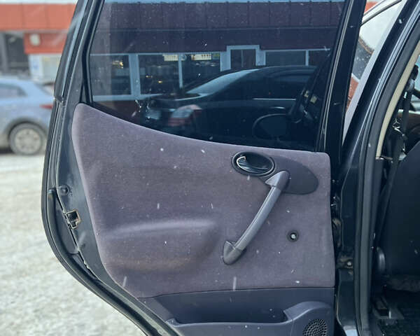 Чорний Мерседес А клас, об'ємом двигуна 1.4 л та пробігом 200 тис. км за 3350 $, фото 14 на Automoto.ua