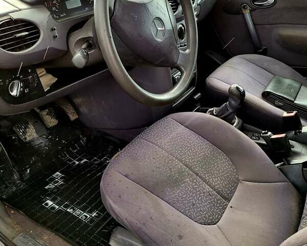 Черный Мерседес А класс, объемом двигателя 1.7 л и пробегом 290 тыс. км за 2099 $, фото 10 на Automoto.ua