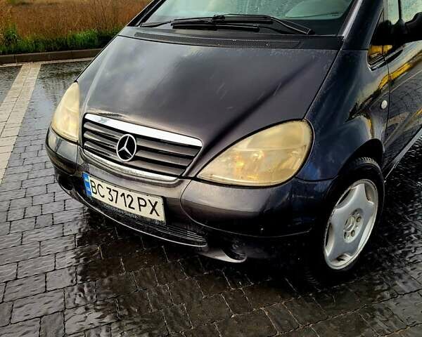 Черный Мерседес А класс, объемом двигателя 1.7 л и пробегом 290 тыс. км за 2099 $, фото 1 на Automoto.ua