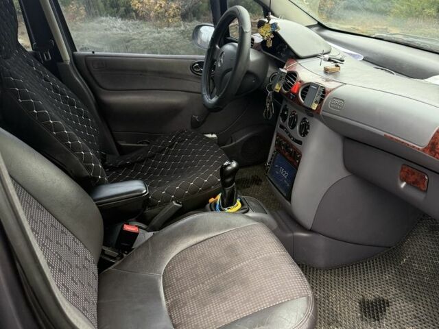 Черный Мерседес А класс, объемом двигателя 1.7 л и пробегом 240 тыс. км за 3500 $, фото 5 на Automoto.ua