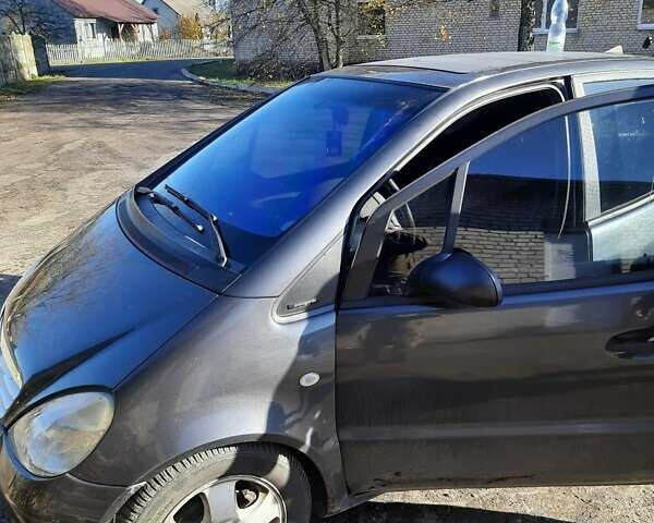 Черный Мерседес А класс, объемом двигателя 1.7 л и пробегом 360 тыс. км за 3567 $, фото 10 на Automoto.ua