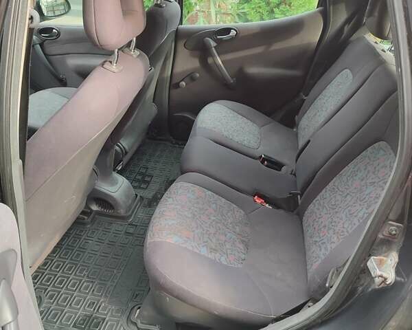 Чорний Мерседес А клас, об'ємом двигуна 1.37 л та пробігом 262 тис. км за 2500 $, фото 2 на Automoto.ua