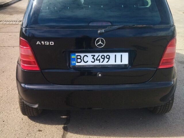Черный Мерседес А класс, объемом двигателя 1.9 л и пробегом 212 тыс. км за 3999 $, фото 4 на Automoto.ua
