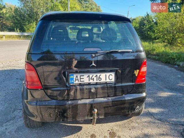 Черный Мерседес А класс, объемом двигателя 2 л и пробегом 178 тыс. км за 2400 $, фото 3 на Automoto.ua