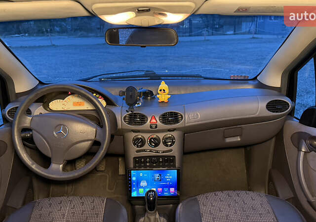 Черный Мерседес А класс, объемом двигателя 1.6 л и пробегом 188 тыс. км за 3700 $, фото 3 на Automoto.ua