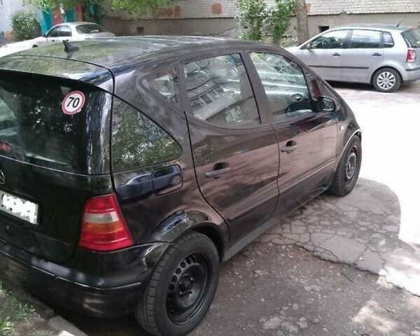 Черный Мерседес А класс, объемом двигателя 1.6 л и пробегом 240 тыс. км за 2600 $, фото 6 на Automoto.ua